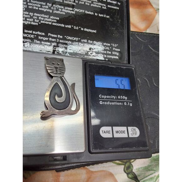 Vintage Cat Brooch Lapel Pin 1 1/2" x 1" wide 5.5 grams Sterling Silver - Picture 5 of 5